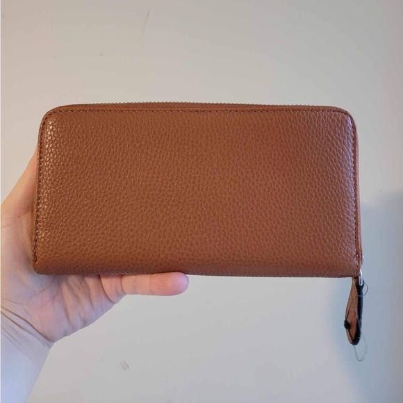 Guess brown cognac long wallet clutch NWT - Picture 2 of 5